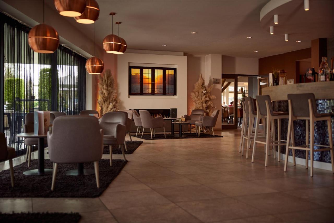 Van Der Valk Hotel Dennenhof Brasschaat Exterior photo