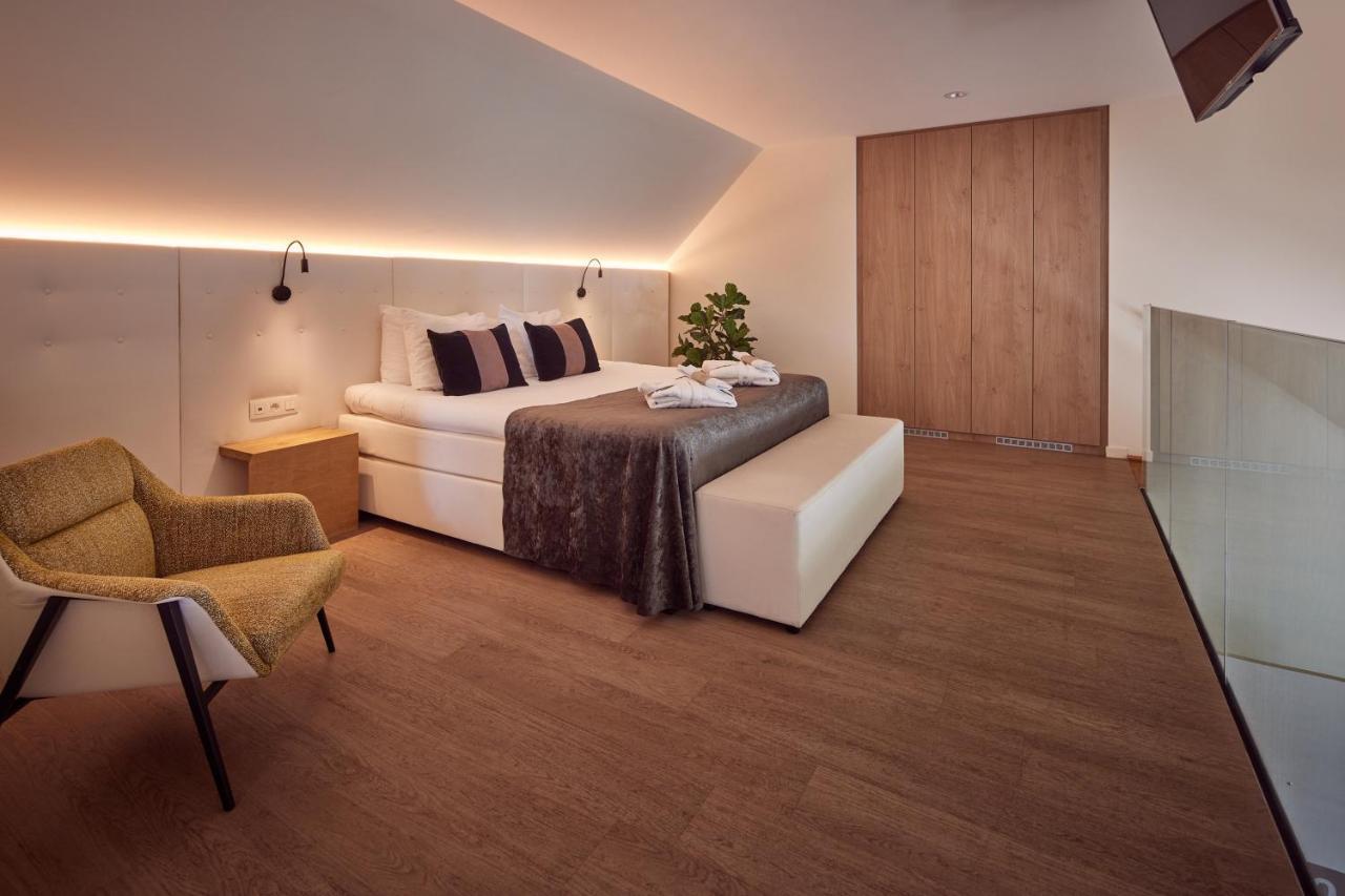 Van Der Valk Hotel Dennenhof Brasschaat Exterior photo